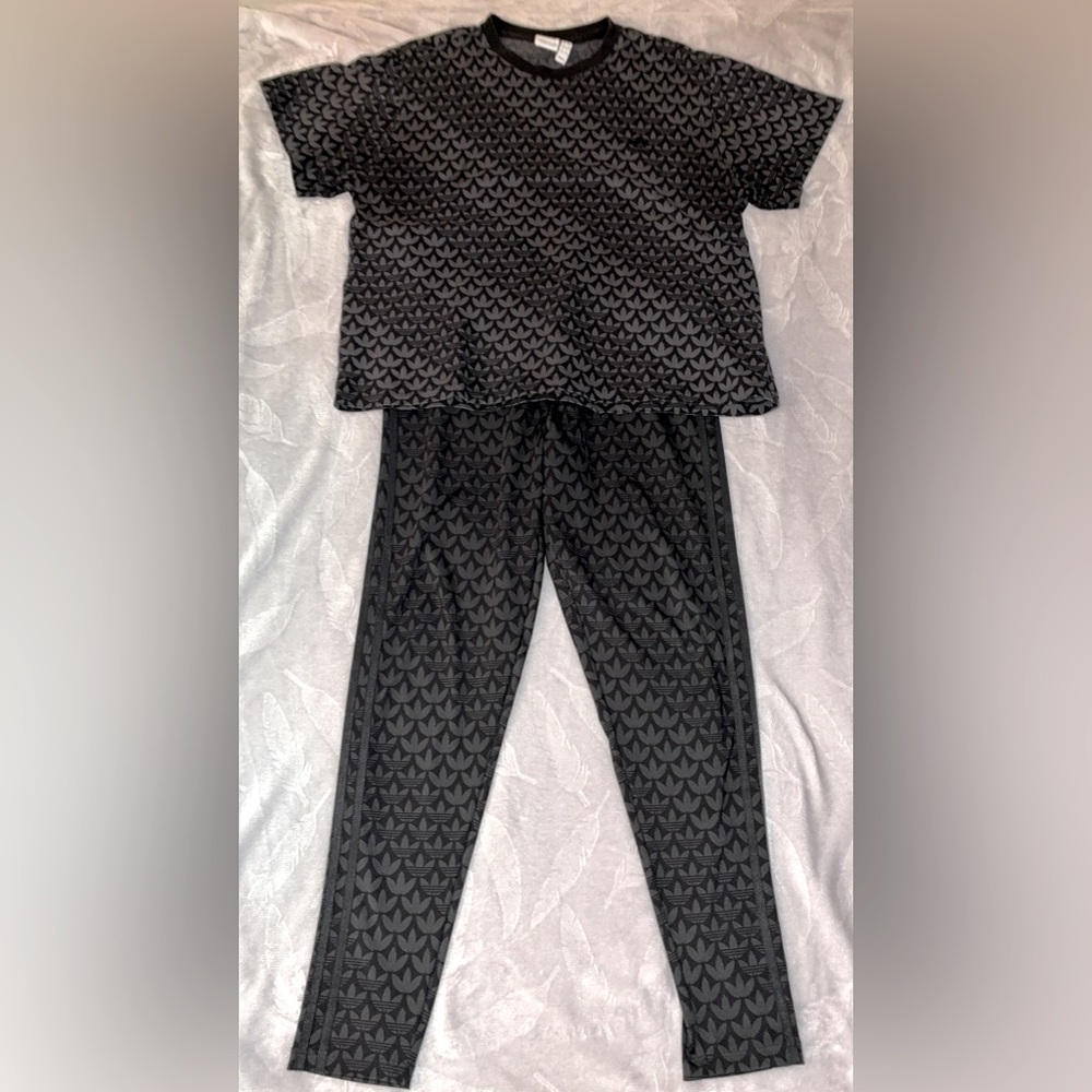 Adidas Trefoil Leggings and Crop Top Set Black on Black Print